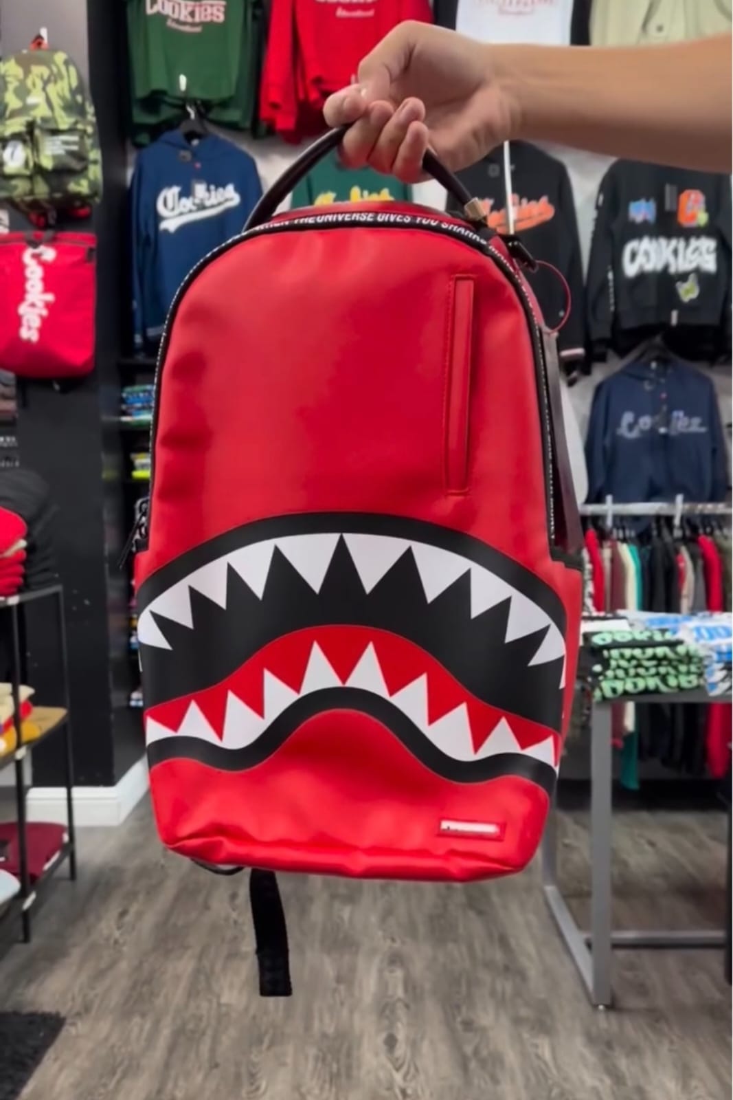 10 Piezas Mochila Sprayground Shark